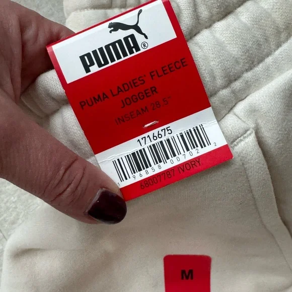 🐈⬛🆕Puma Fleece Joggers, Medium🐈⬛ - Picture 2 of 3